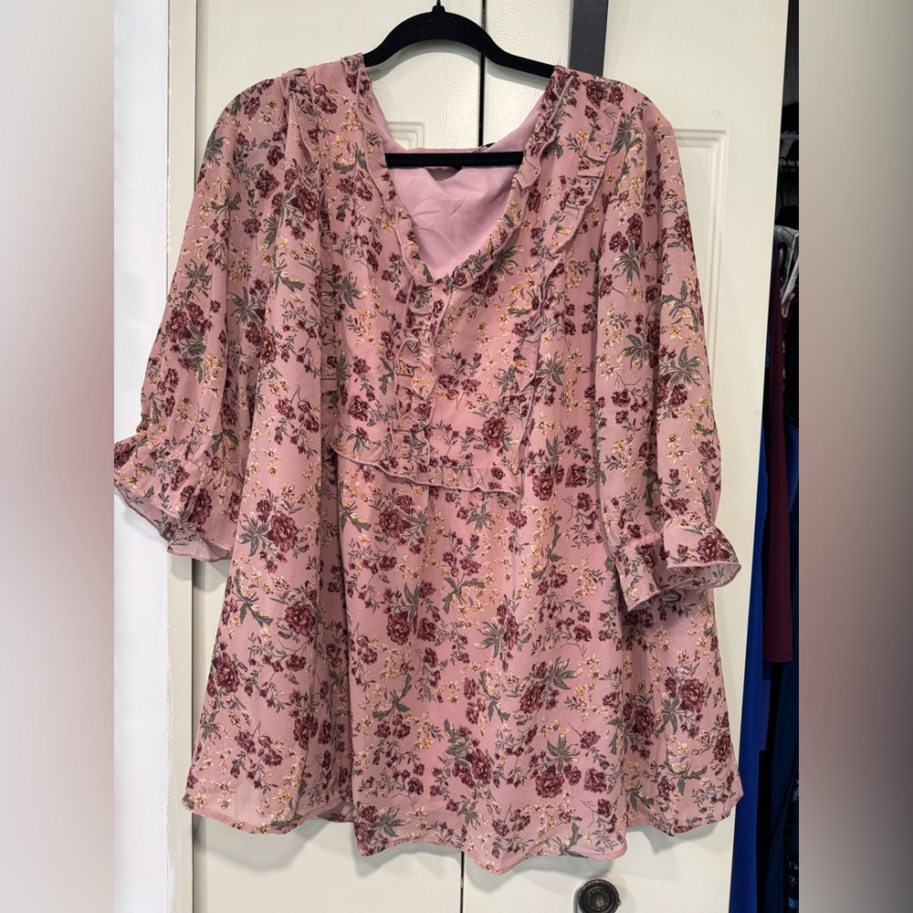 BloomChic Rose Pink Floral Ruffle V-Neck Blouse Size 18-20